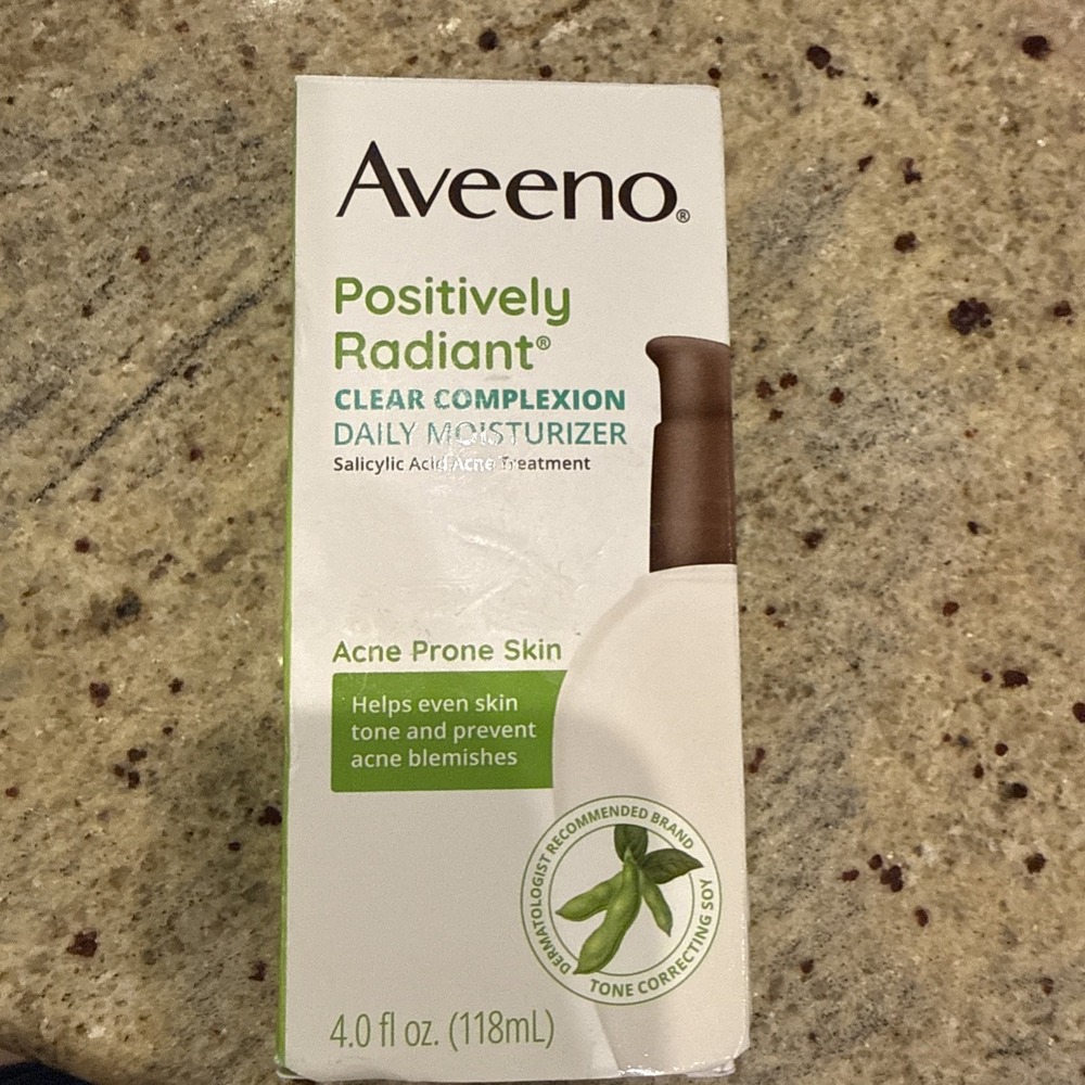 Aveeno Clear Complexion Acne Daily Facial Moisturizer 4.0 fl oz Exp 01/28